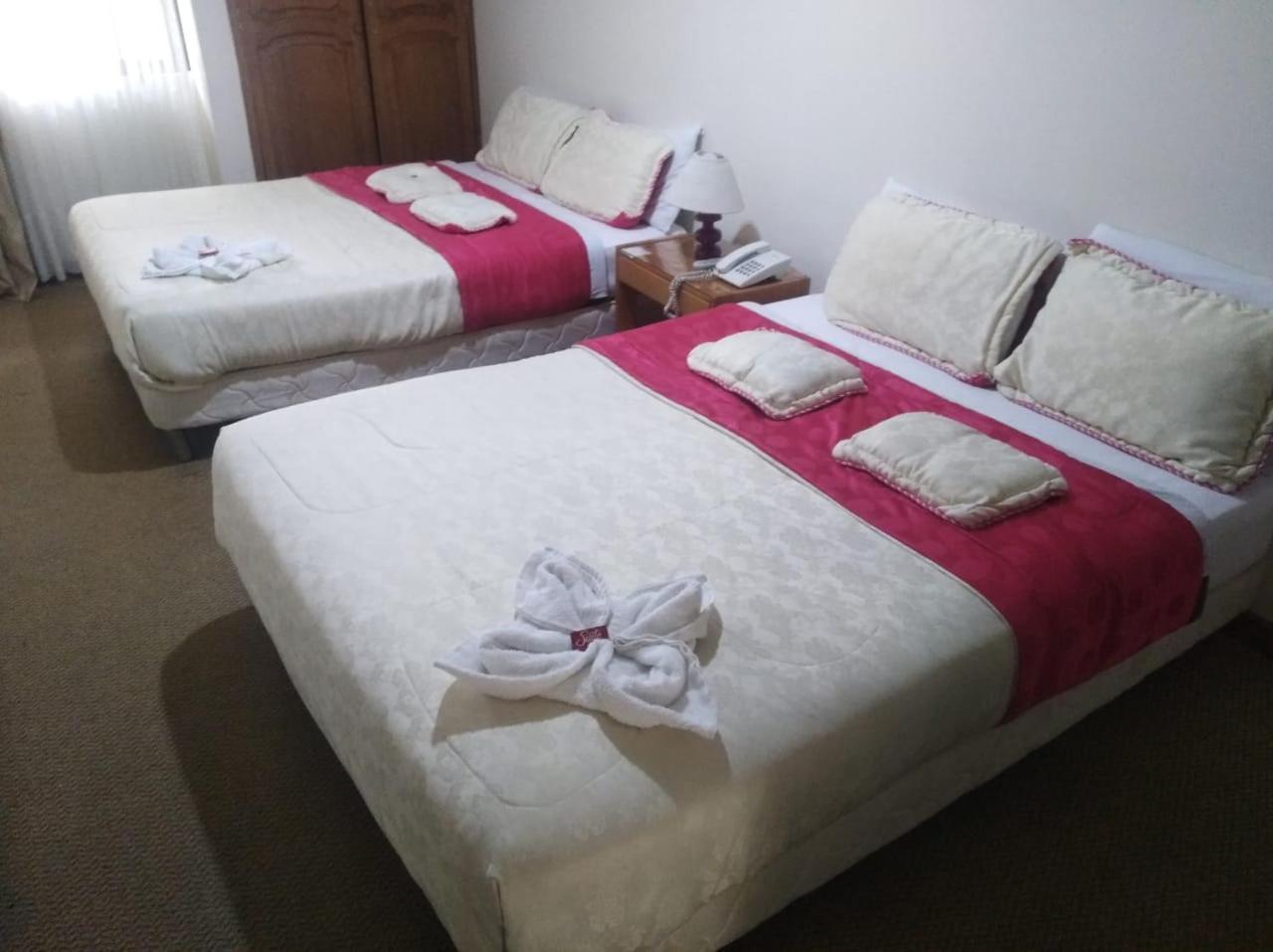 בוגוטה Hotel Casa La Riviera מראה חיצוני תמונה
