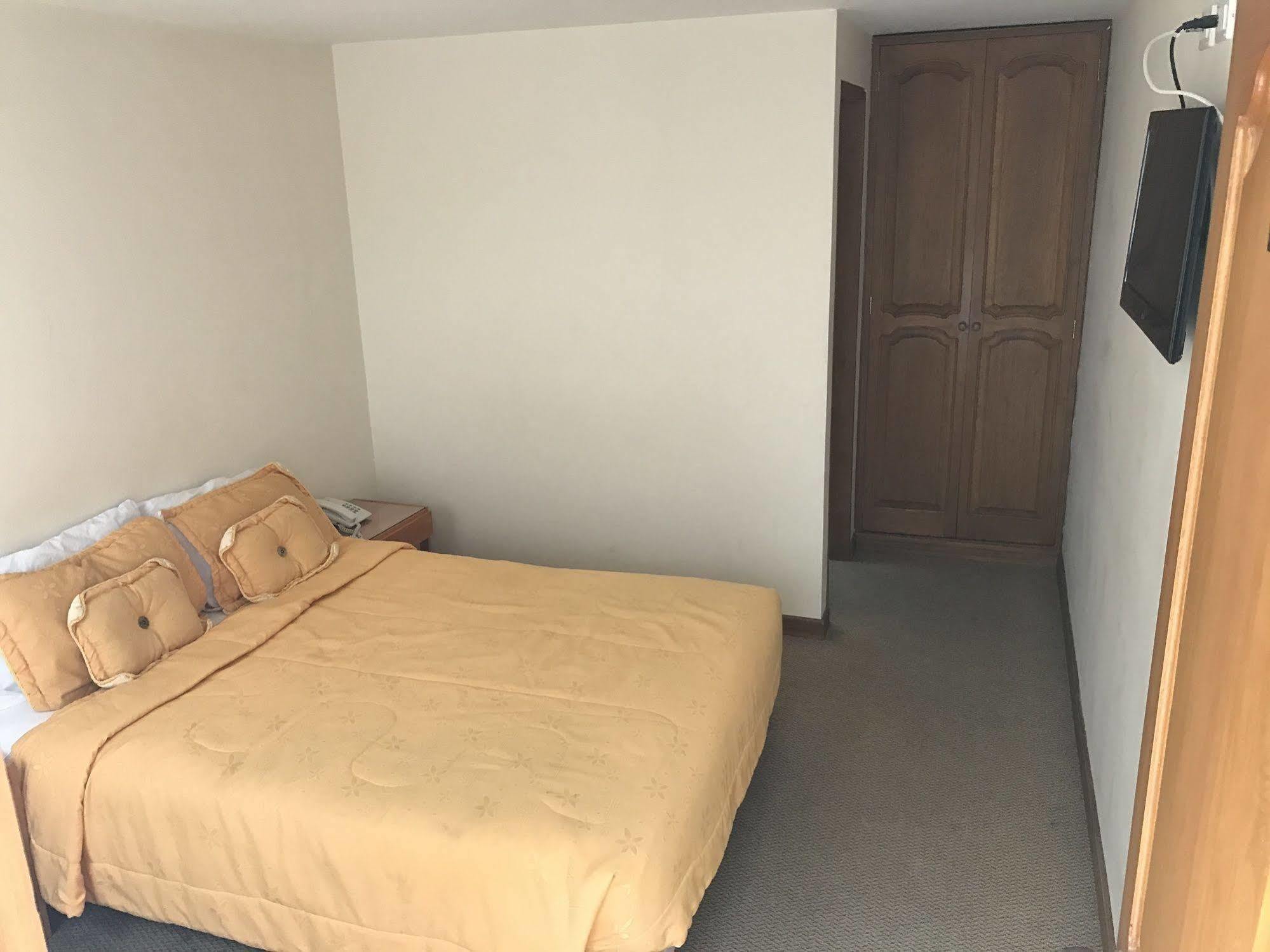 בוגוטה Hotel Casa La Riviera מראה חיצוני תמונה