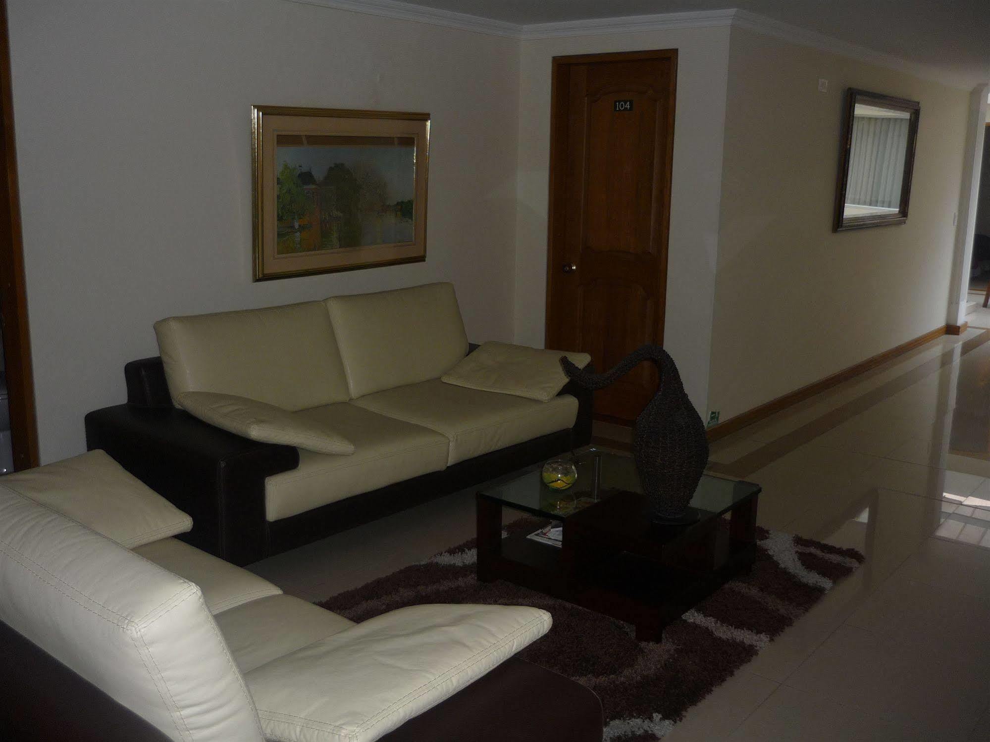 בוגוטה Hotel Casa La Riviera מראה חיצוני תמונה