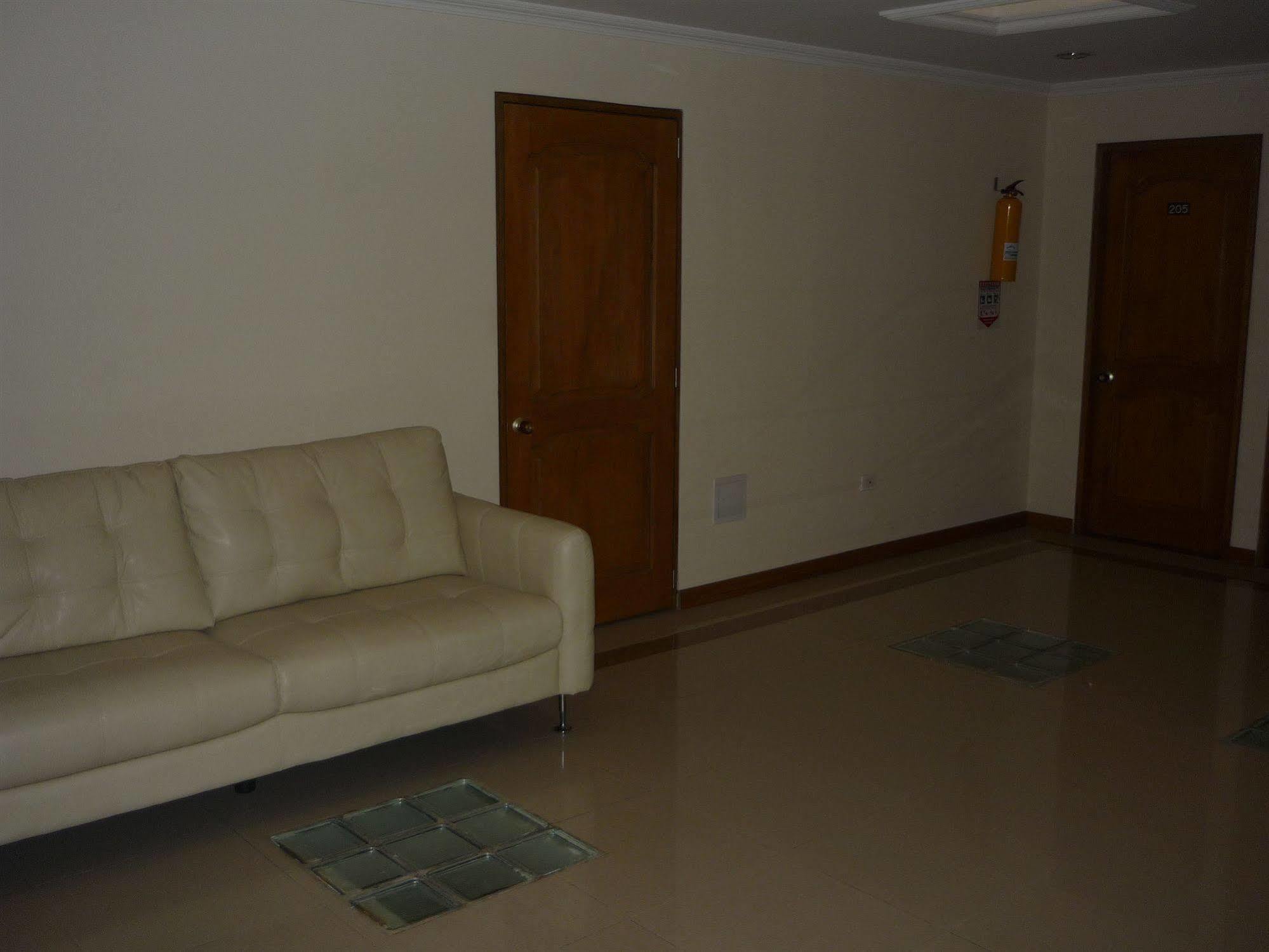 בוגוטה Hotel Casa La Riviera מראה חיצוני תמונה