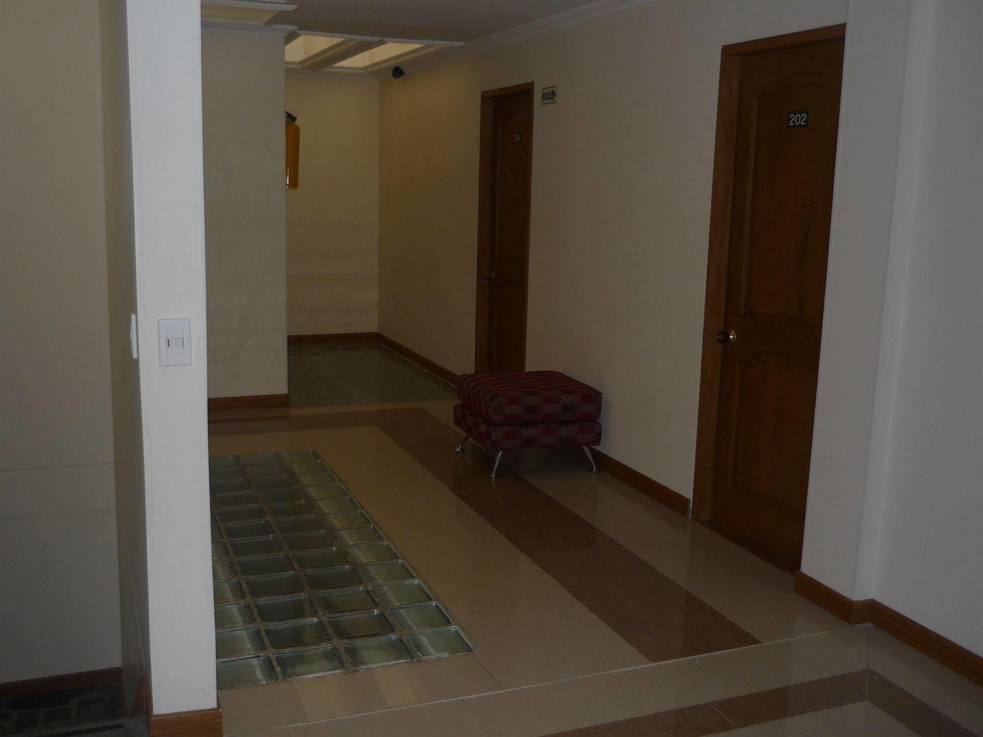 בוגוטה Hotel Casa La Riviera מראה חיצוני תמונה